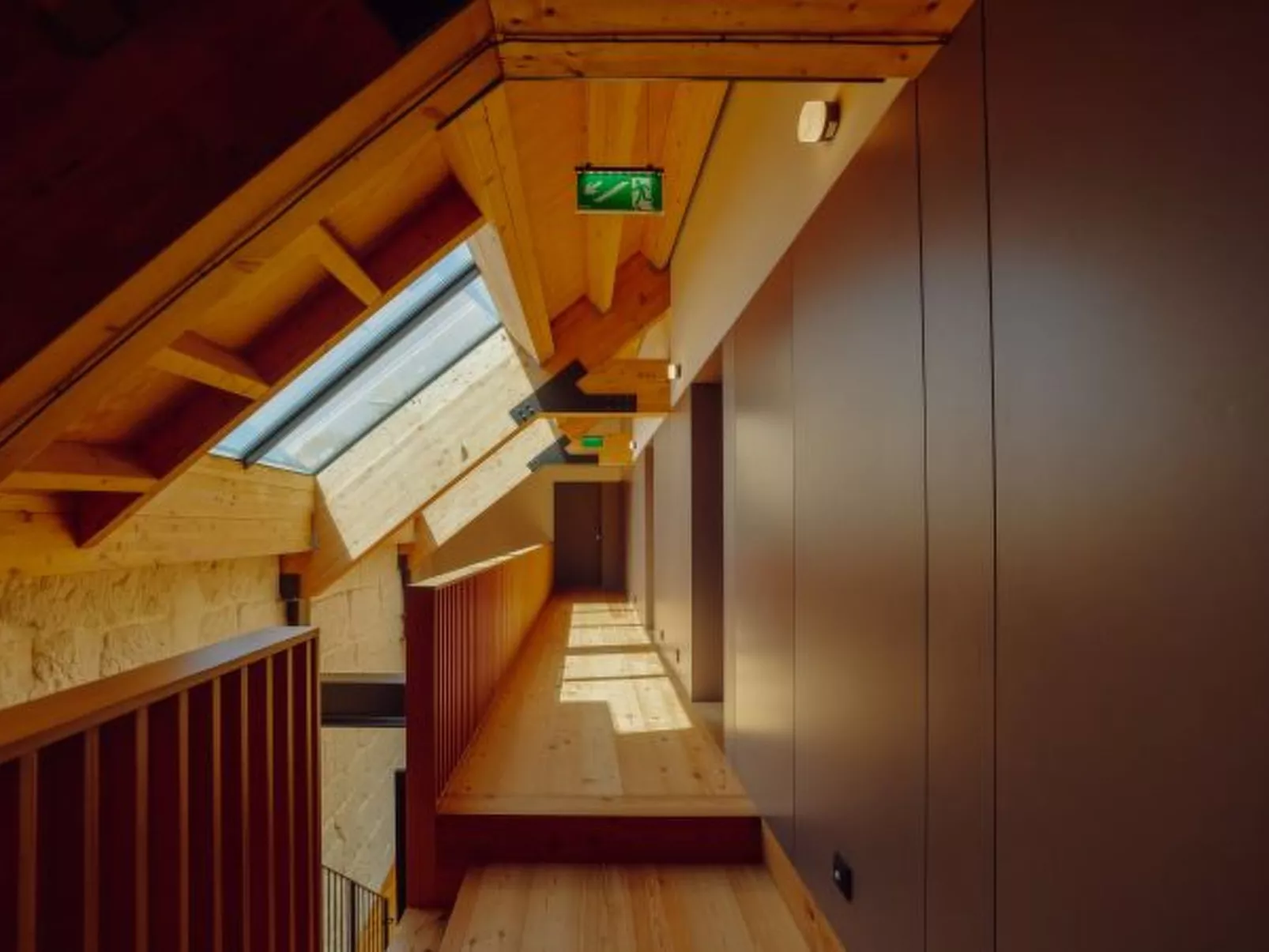 ELEGANT DOWNTOWN APARTMENT by VACATIONY - Binnen