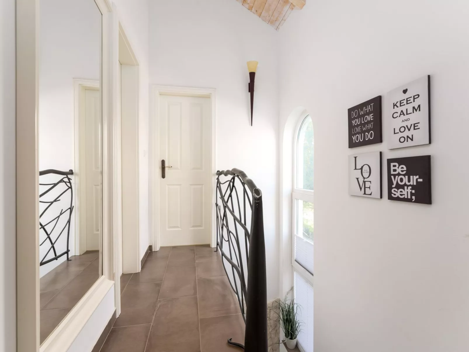 Eine luxuriöse Villa "Maslina" mit Pool und Grill - Binnen