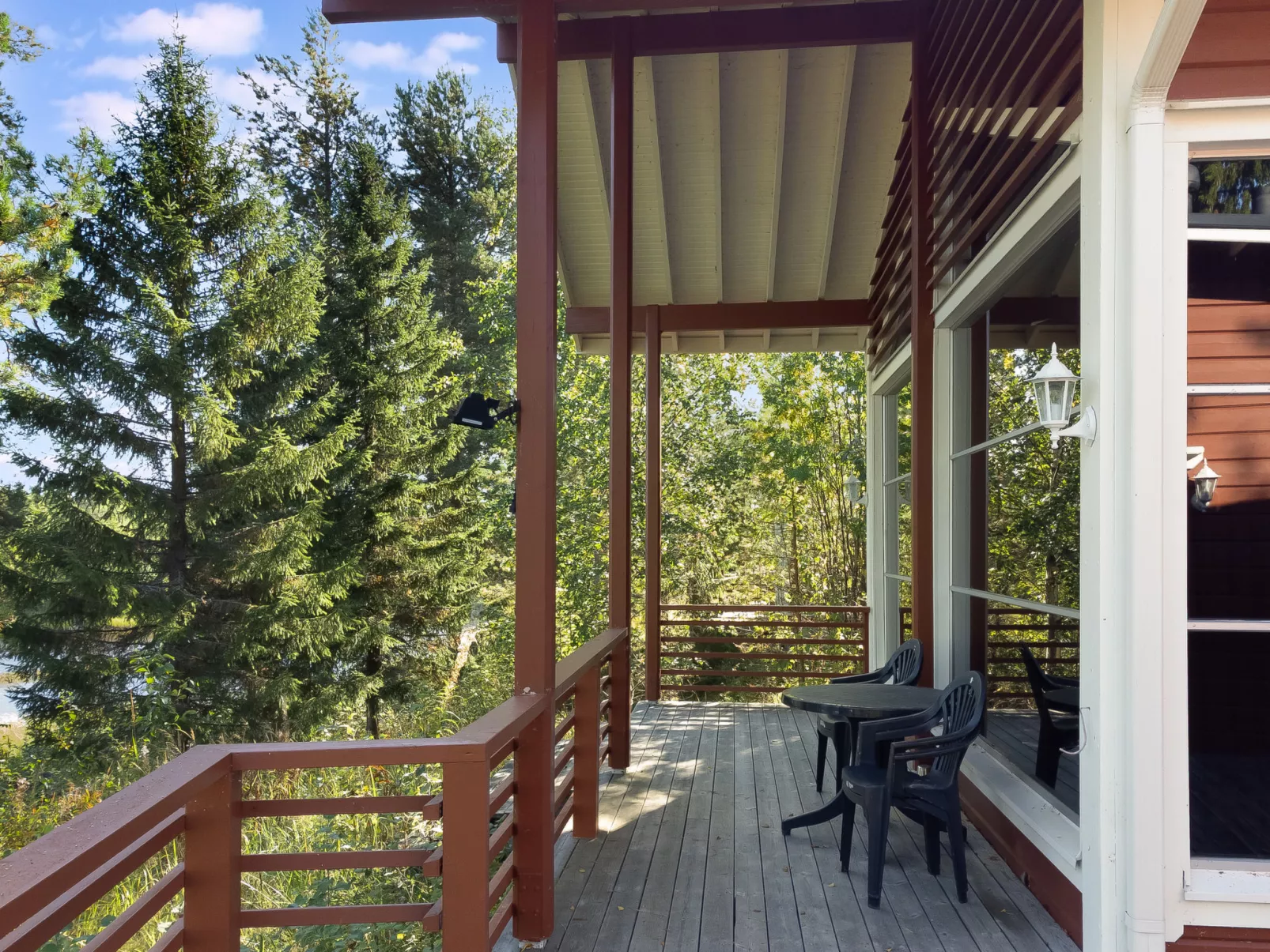 Tiirinniemi 27 a - Binnen