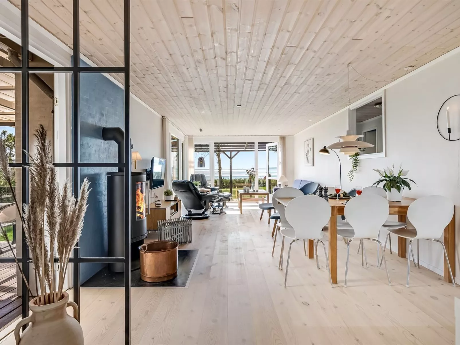 "Soini" - 50m from the sea - Binnen