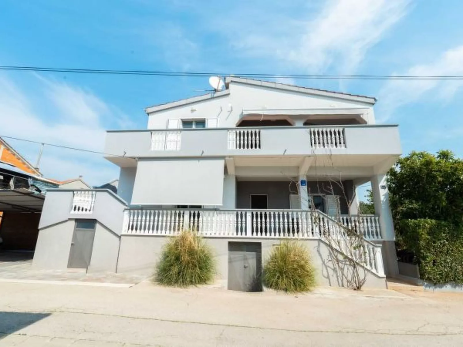 Holiday house Bianca with pool - Image-tags.info