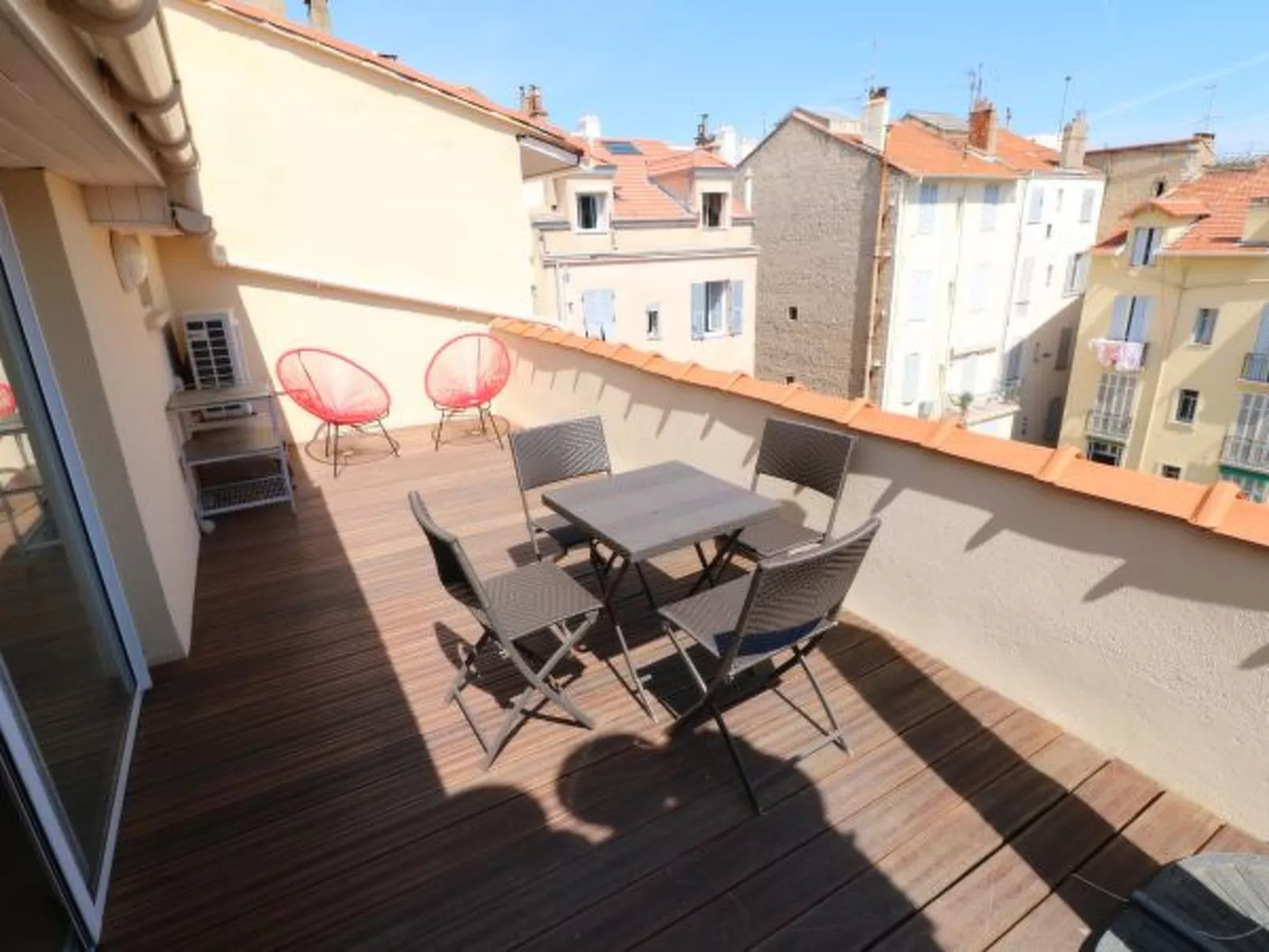 Penthouse 1 bedroom rue d'Antibes 214 - Image-tags.info