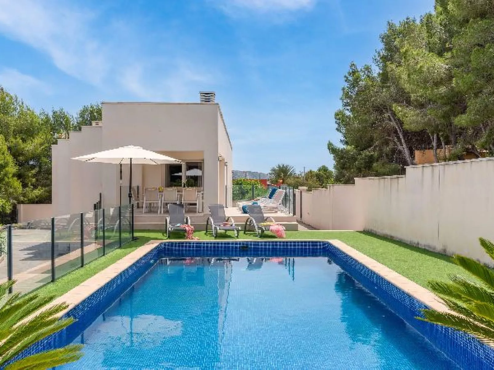 Villa Kobe - PlusHolidays - Image-tags.info