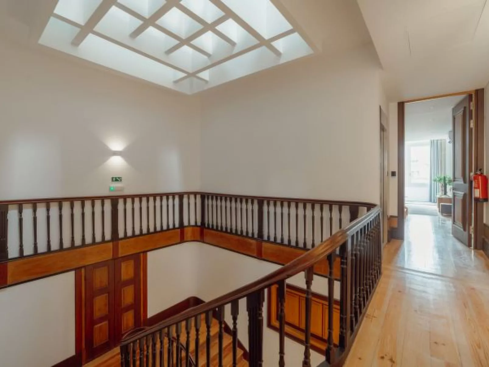 HEART OF PORTO APARTMENT F DUPLEX by VACATIONY - Binnen