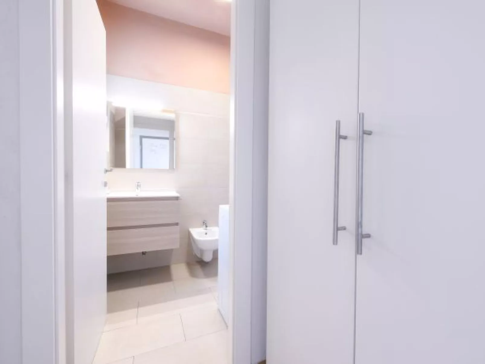 Desenzanoloft Smiling - Image-tags.info