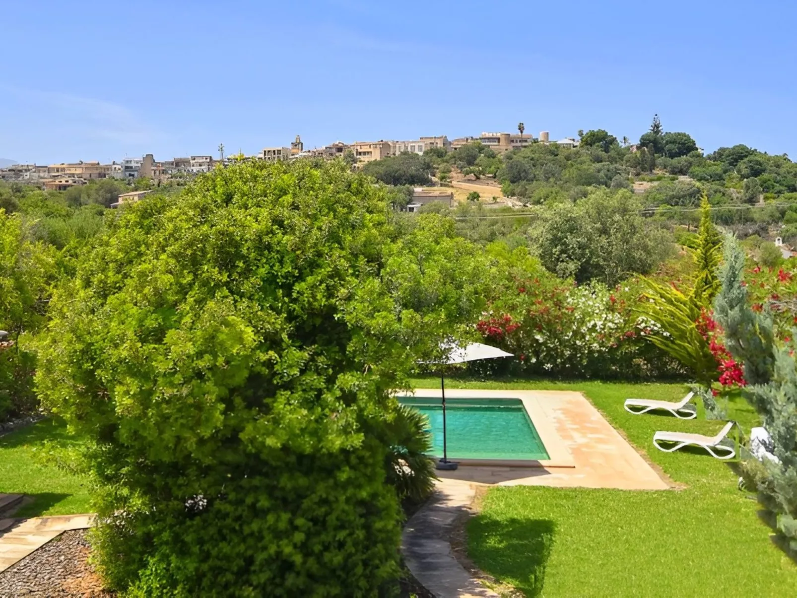 Restauriertes Landhaus in Búger - Buiten