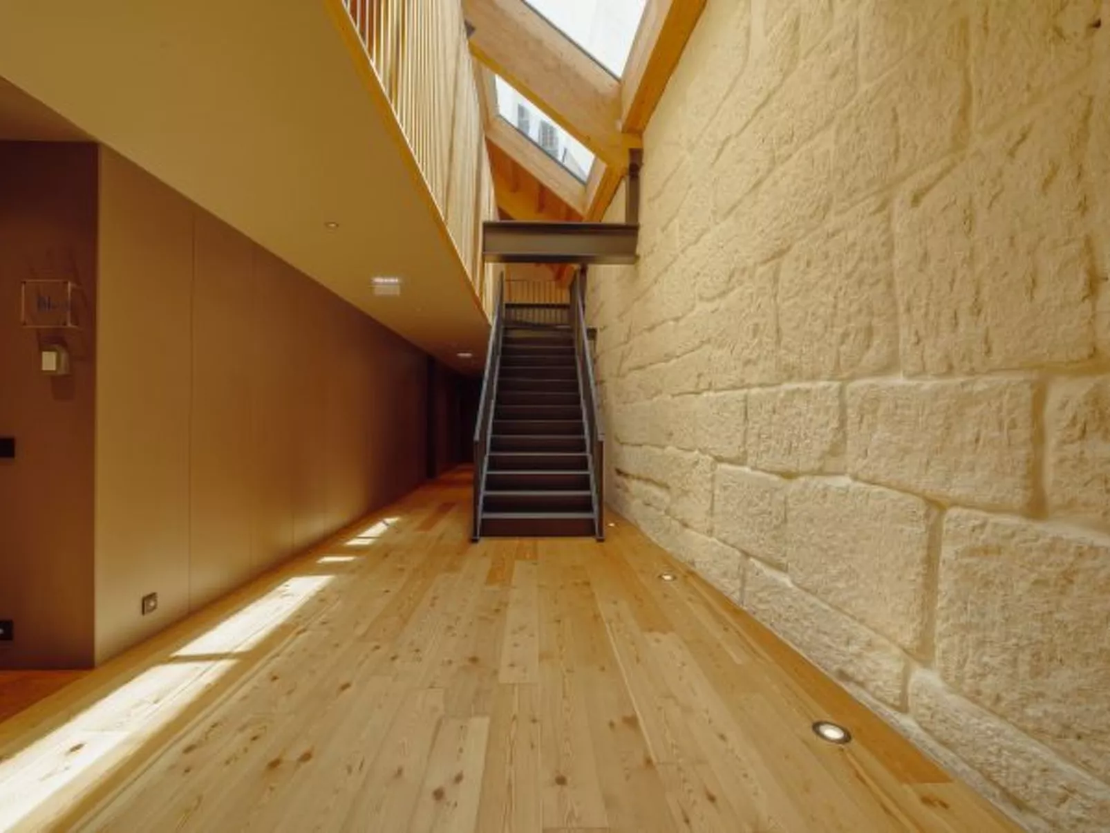 ELEGANT DOWNTOWN APARTMENT by VACATIONY - Binnen