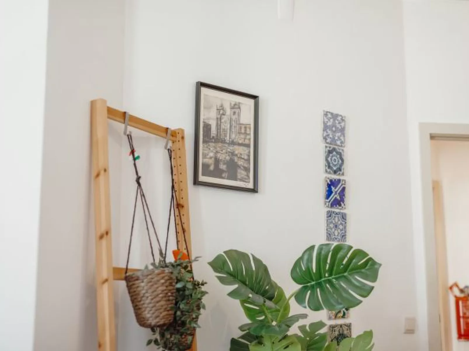 ALEGRIA CITY CENTER with ELEVATOR by VACATIONY - Binnen