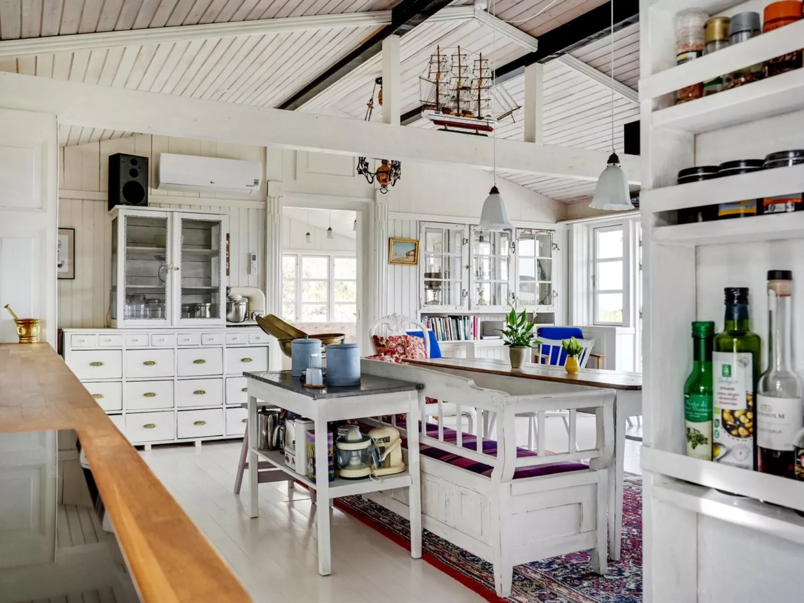 "Katri" - 500m from the sea - Binnen