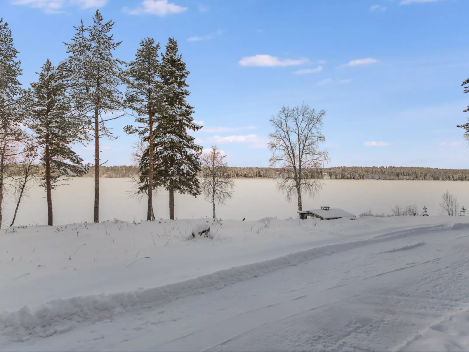 Lumikenttien kutsu - Binnen