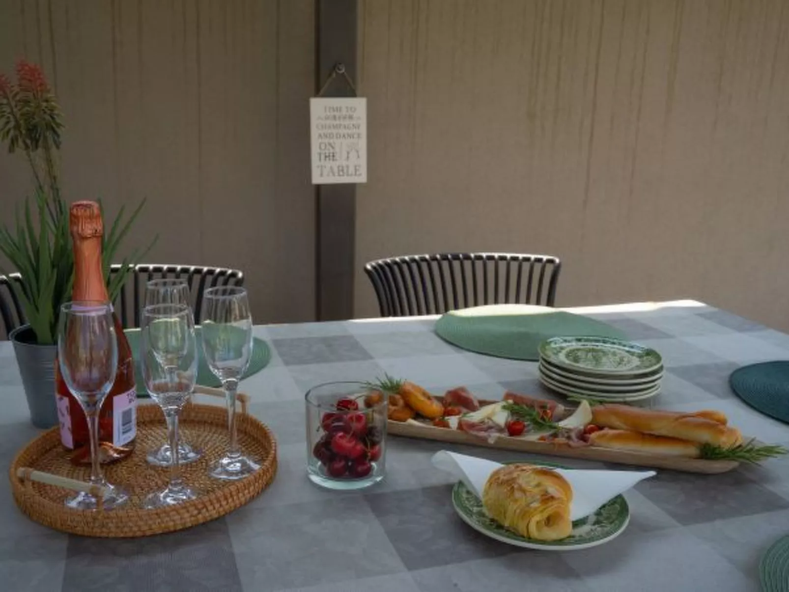 Villa Royal with heated pool - Image-tags.info