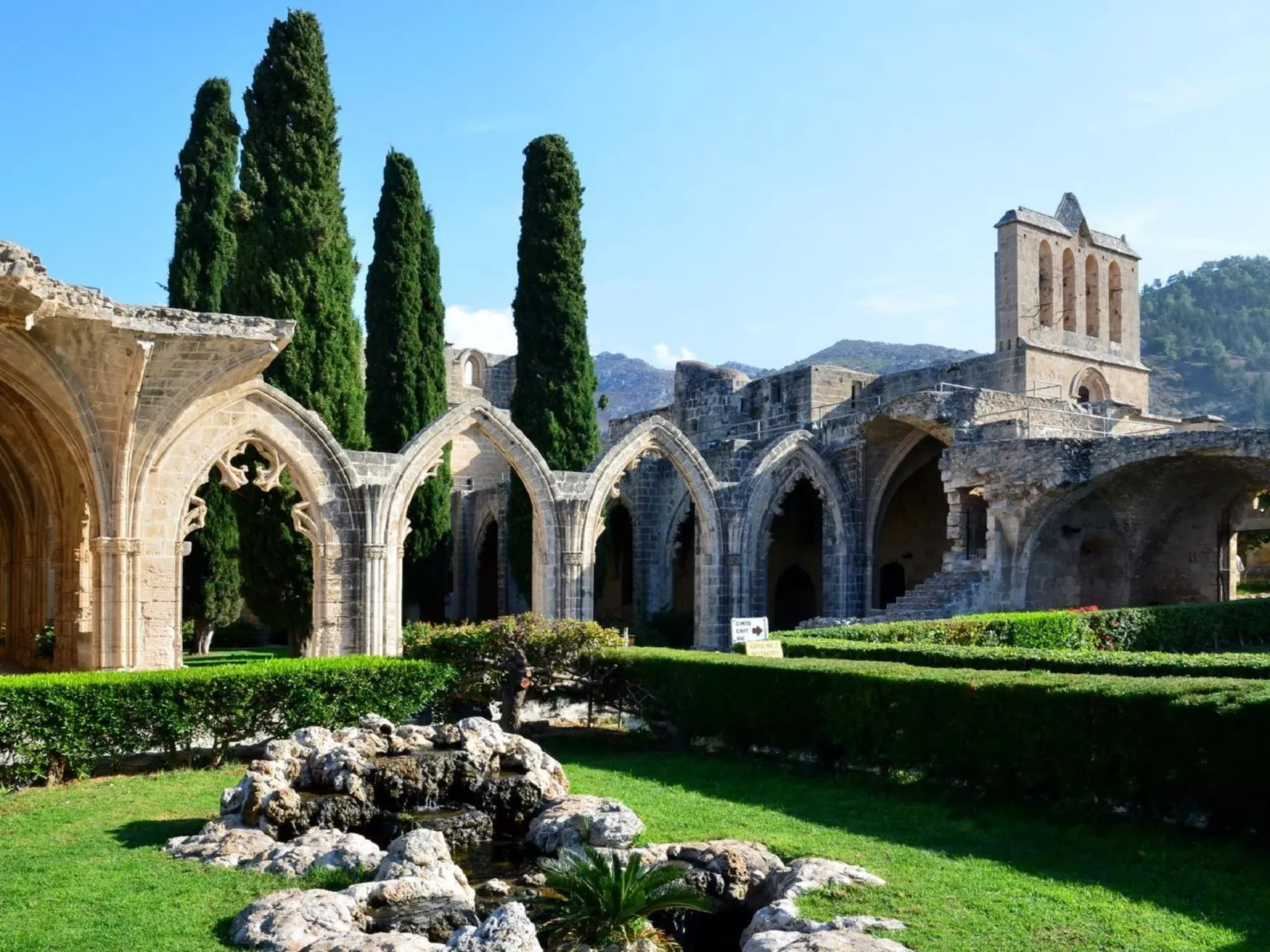 Villa "Meerblick" mit Infinity-Pool - Buiten