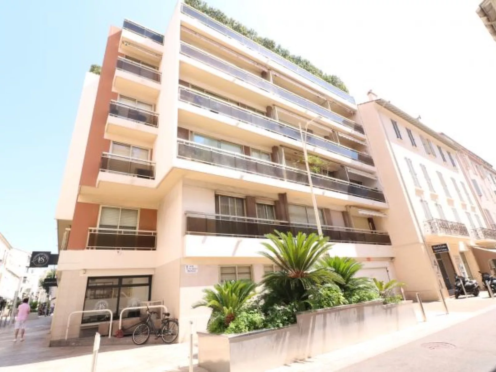 2 bedroom Croisette Monod 348 - Image-tags.info