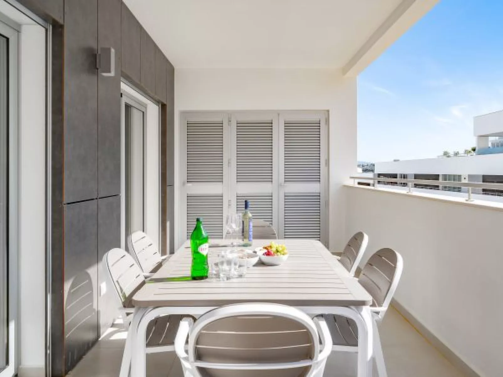 Lagos town centre apartment - Binnen