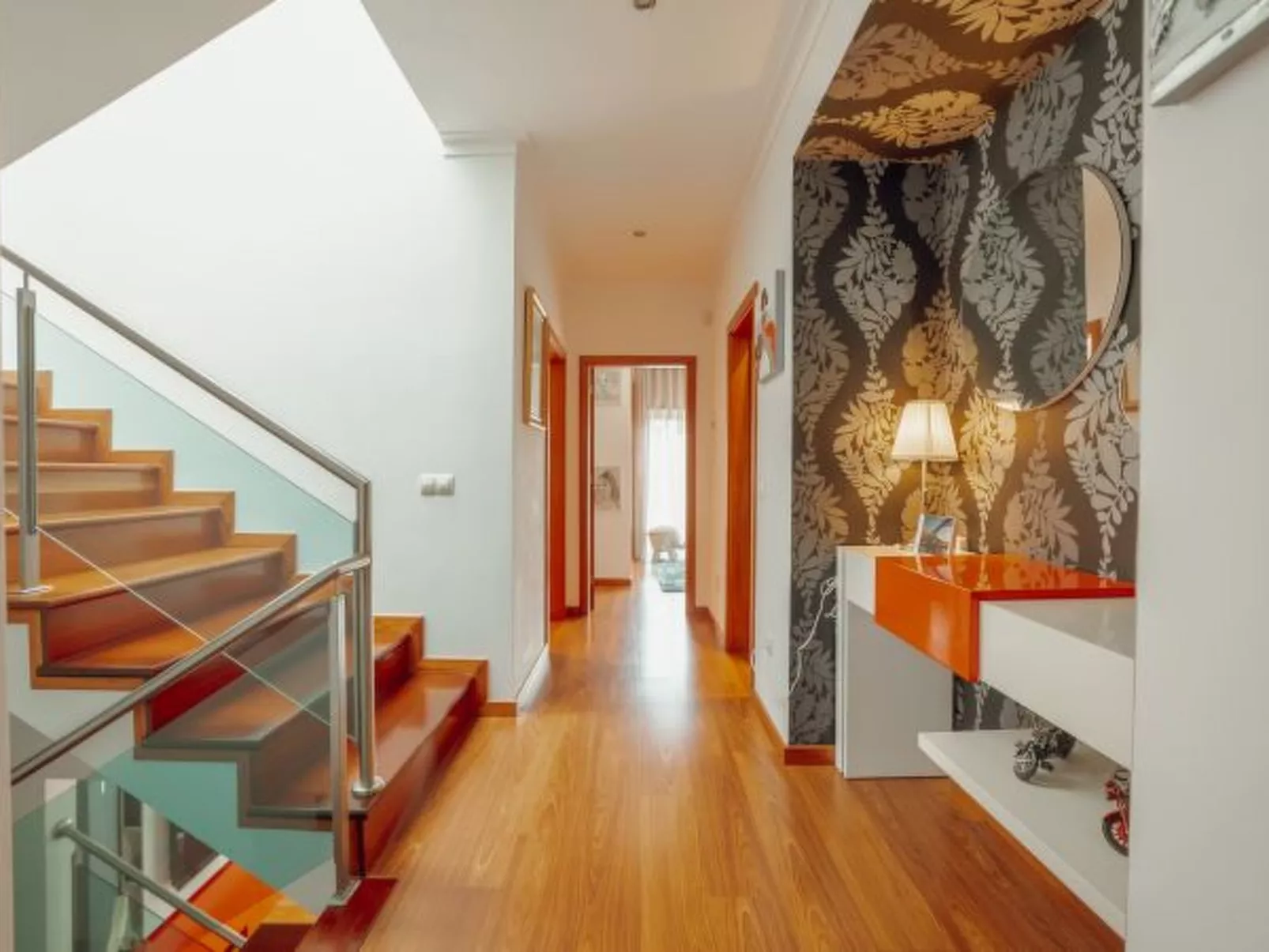 POOL & CINEMA VILLA by VACATIONY - Binnen