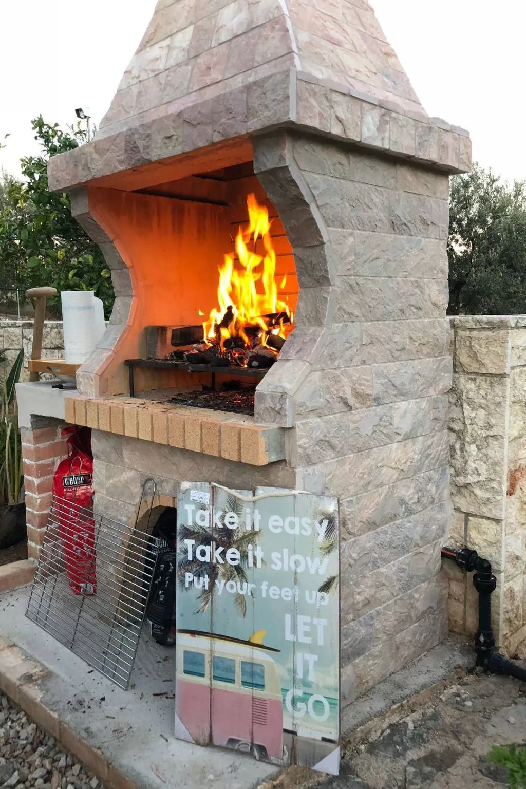 In Ermioni mit gemeinschaftlichem Pool, Grill und Terrasse - Buiten