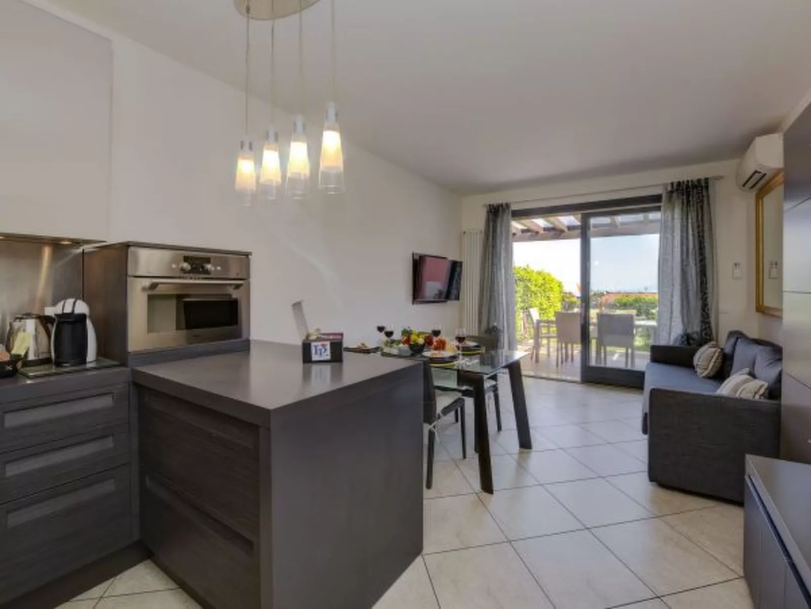 DesenzanoLoft CO2 – In Wohnanlage mit 5 Pools - Image-tags.info