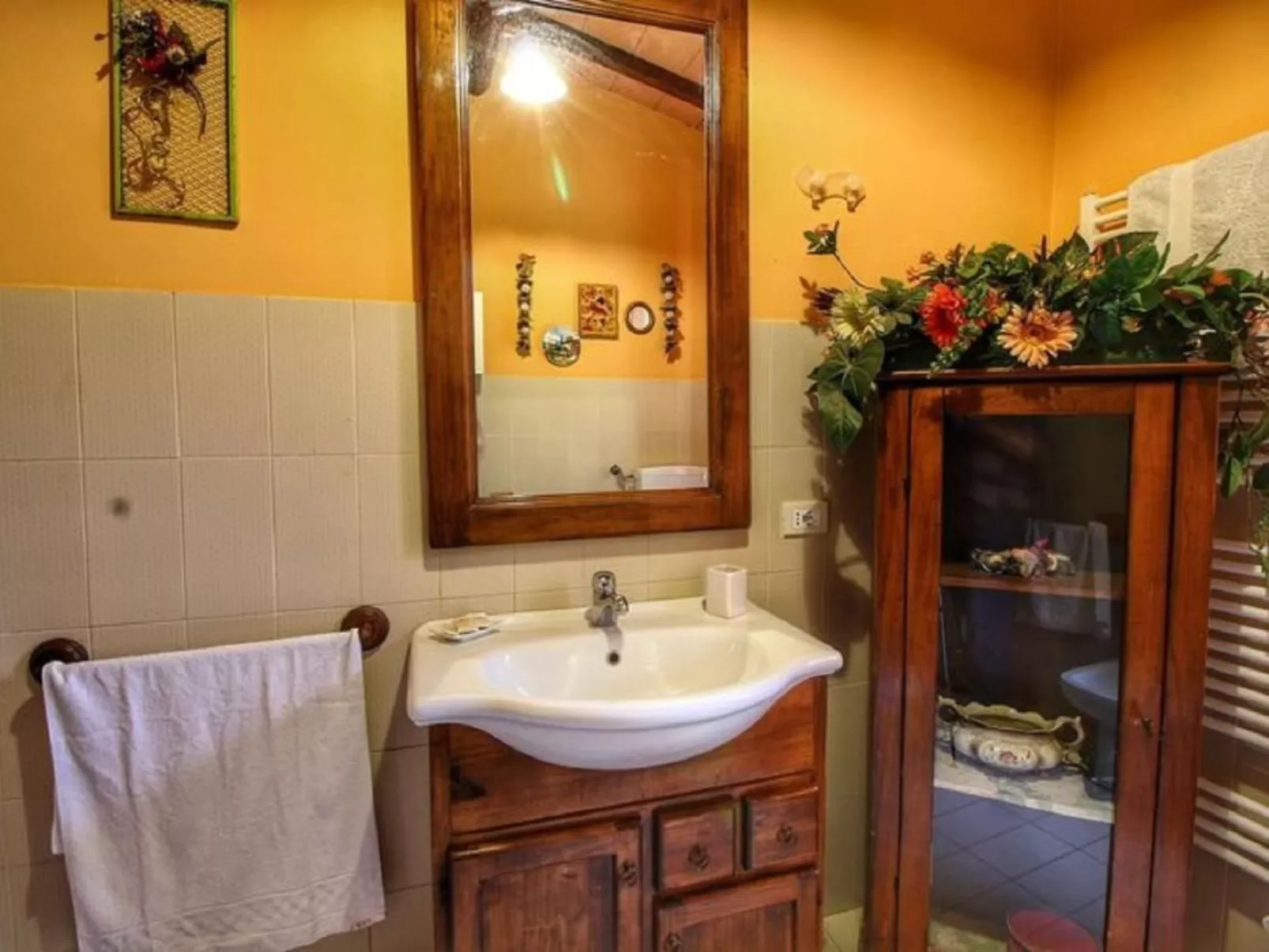 Le Corniole mit Pool, Jacuzzi und Grill - Image-tags.info