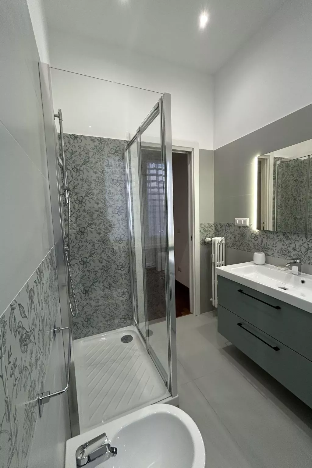 'Vatican Vibes - Binnen