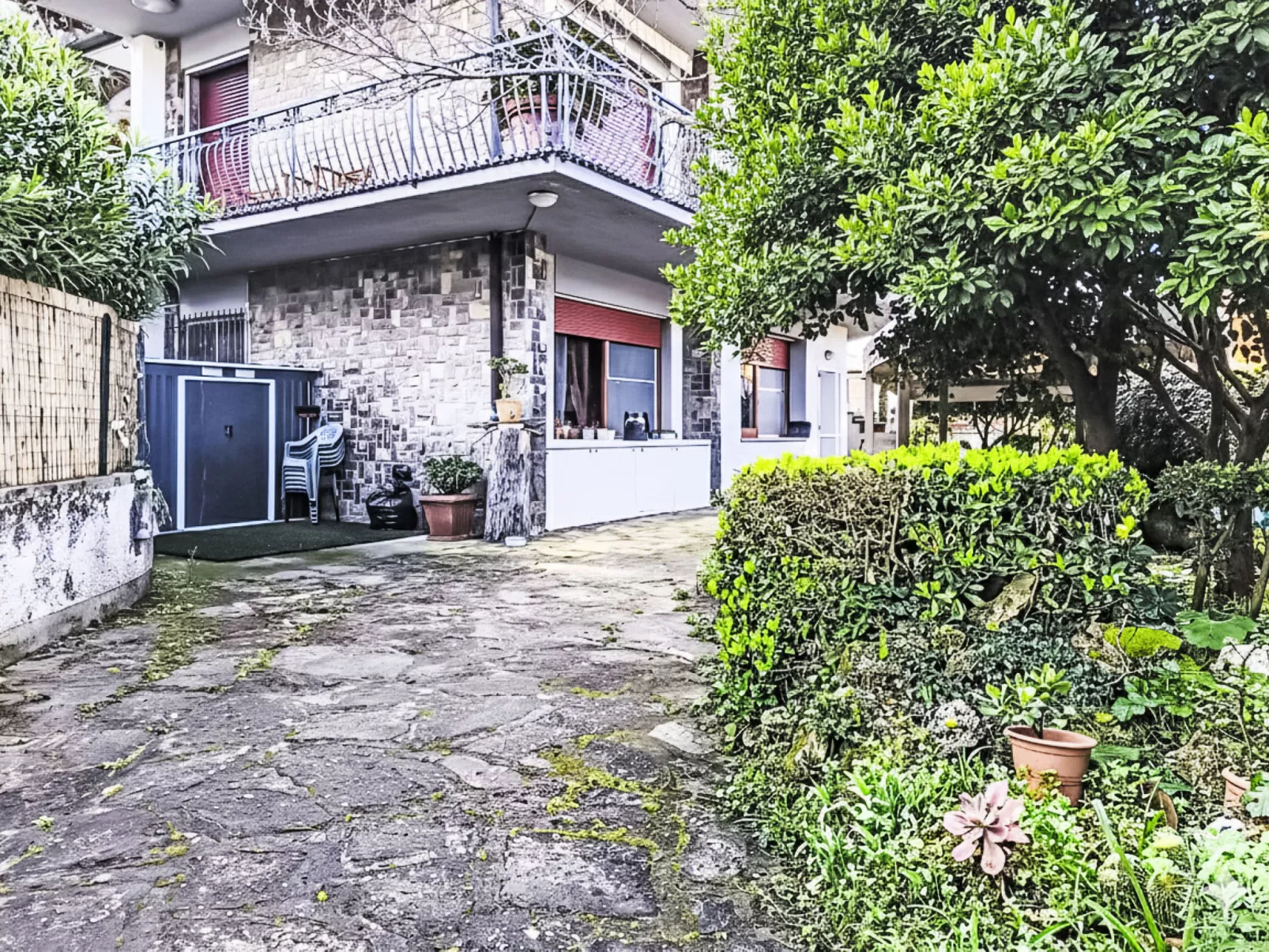 Atelier Vella - Buiten