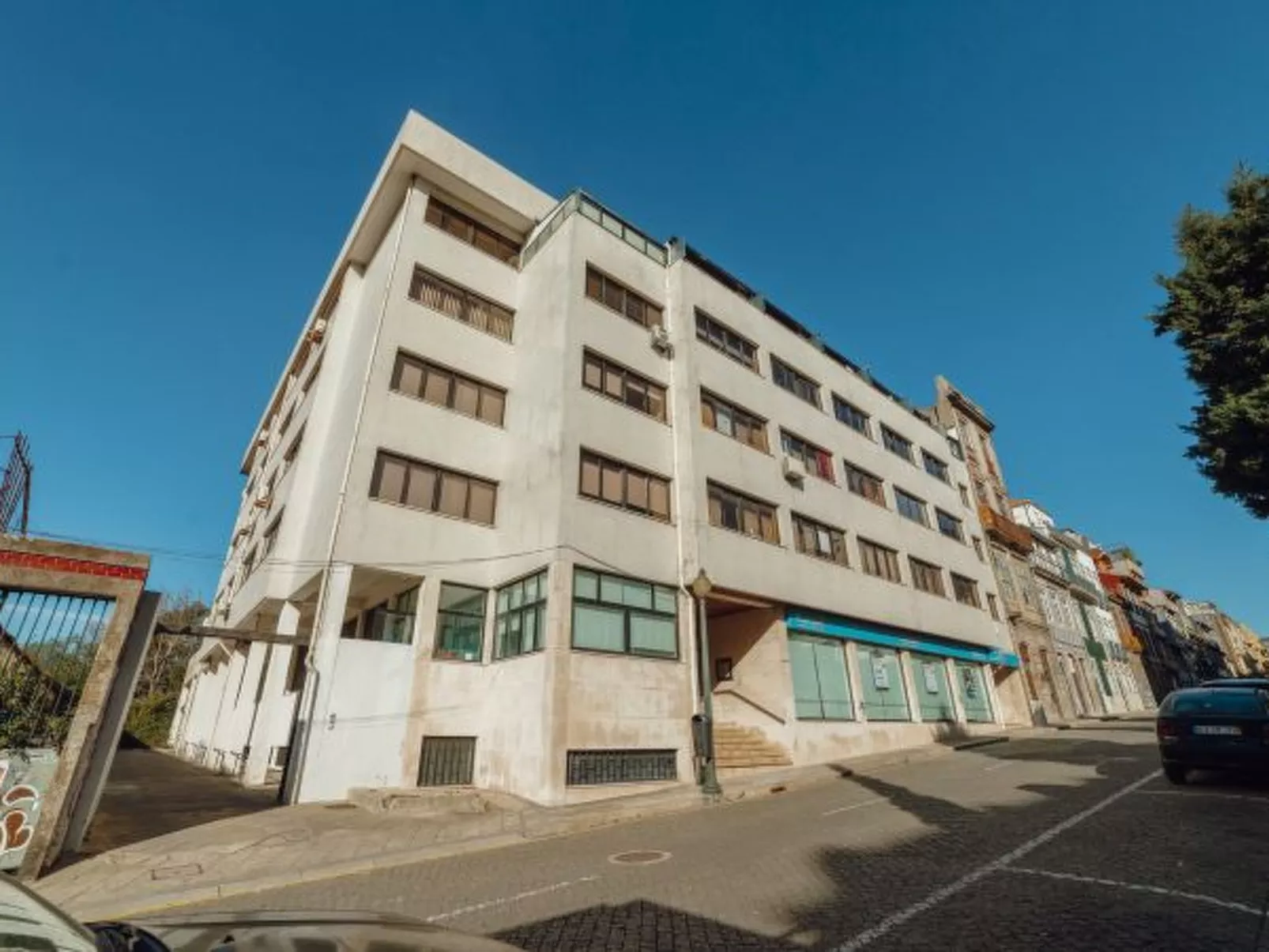 DOWNTOWN STYLISH APARTMENT & GARAGE by VACATIONY - Buiten