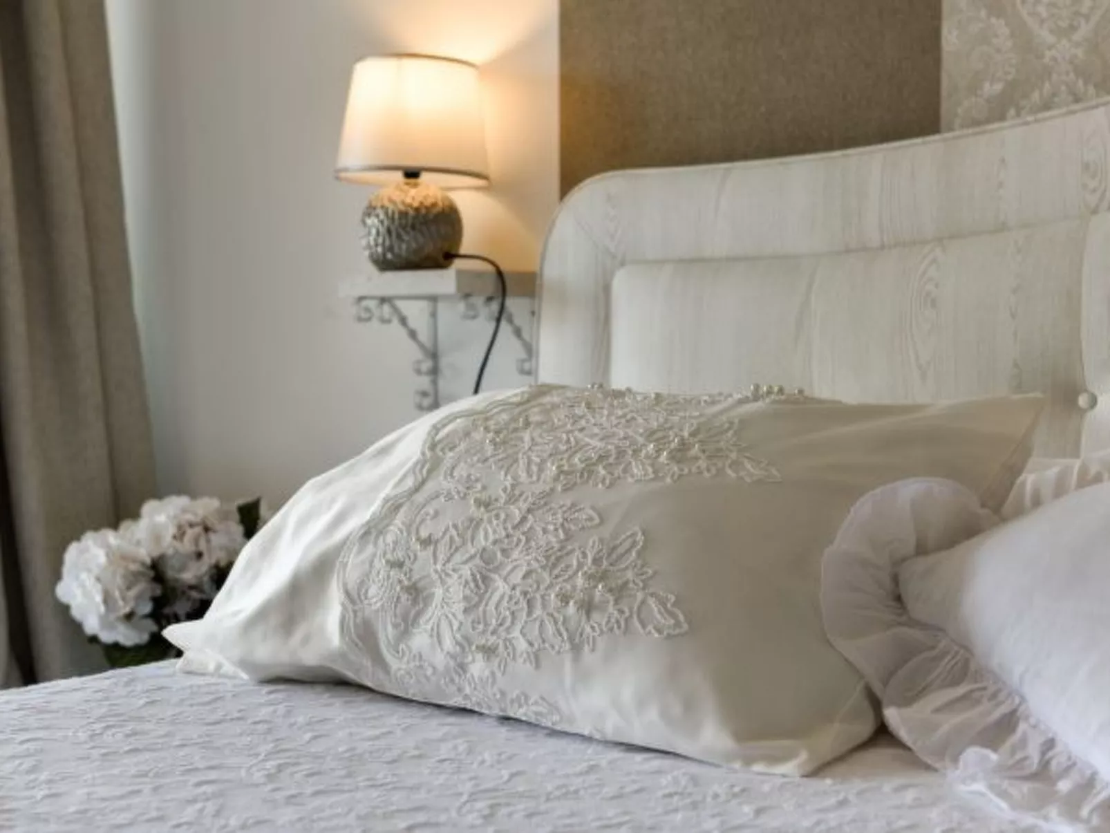 Villa Azzuro with jacuzzi and pool - Image-tags.info