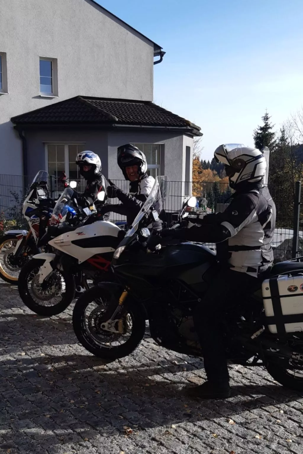 Gästezimmer mit Blick auf die Berge - Image-tags.info