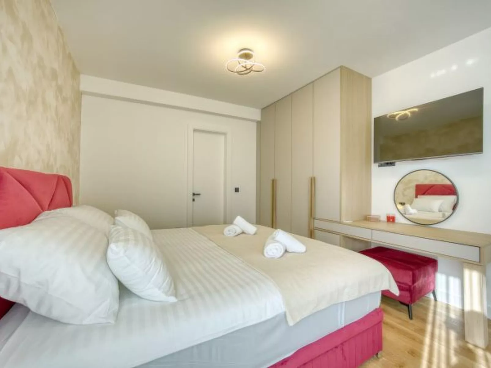 Villa Elena with two pools and spa - Image-tags.info