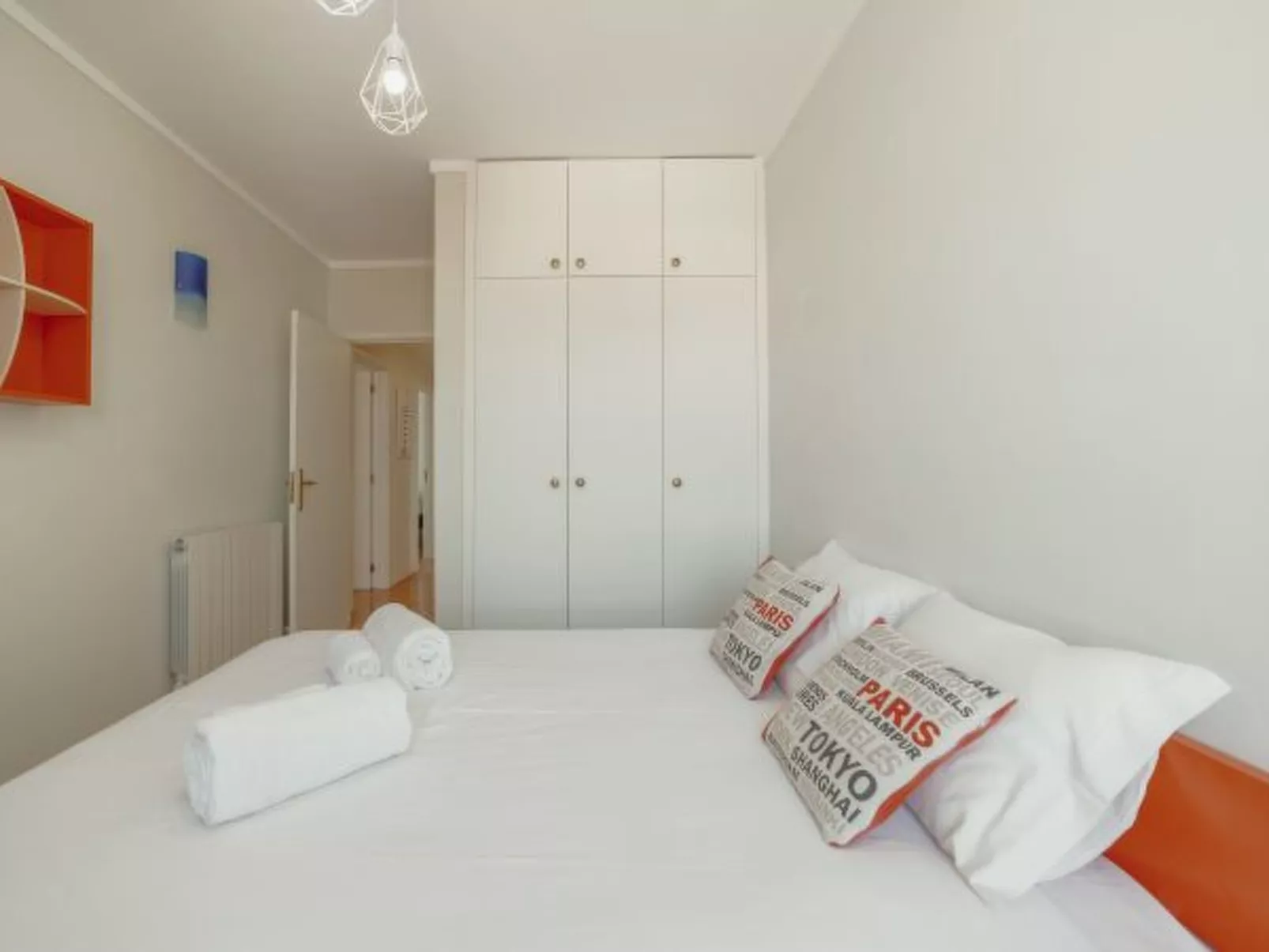 DOWNTOWN GRAND TOWER VIEW by VACATIONY - Binnen