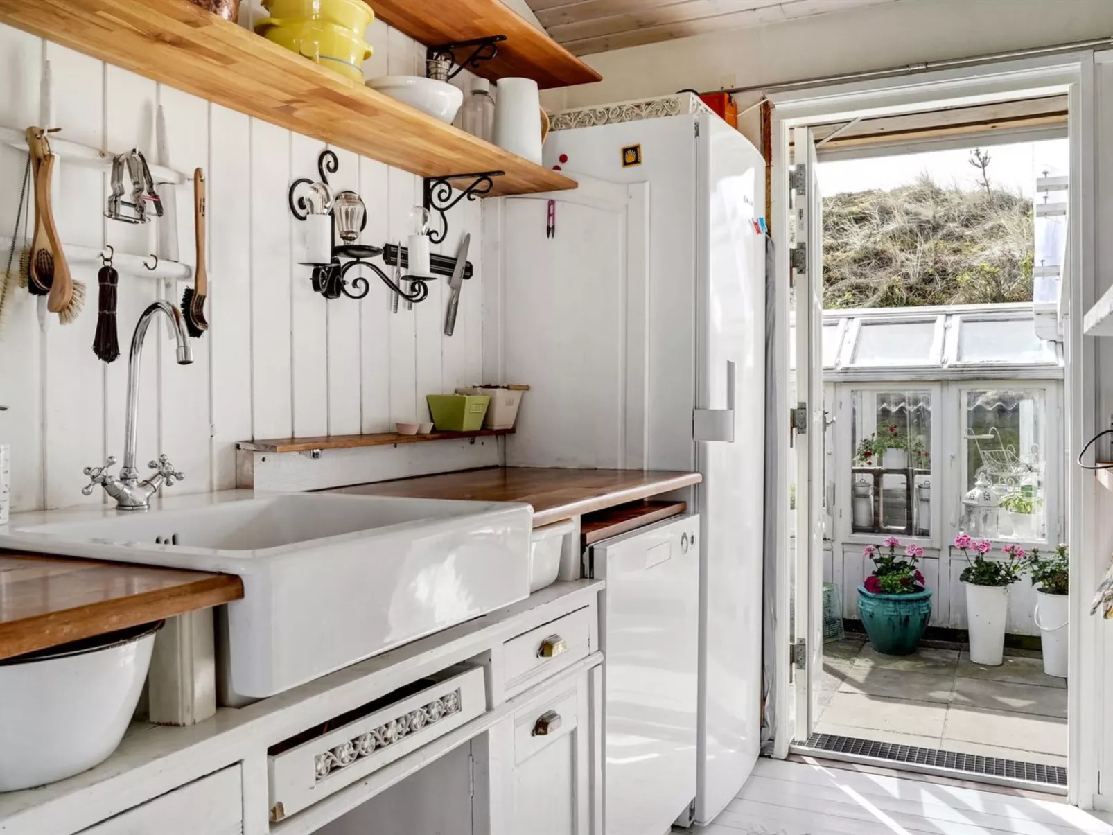 "Katri" - 500m from the sea - Binnen