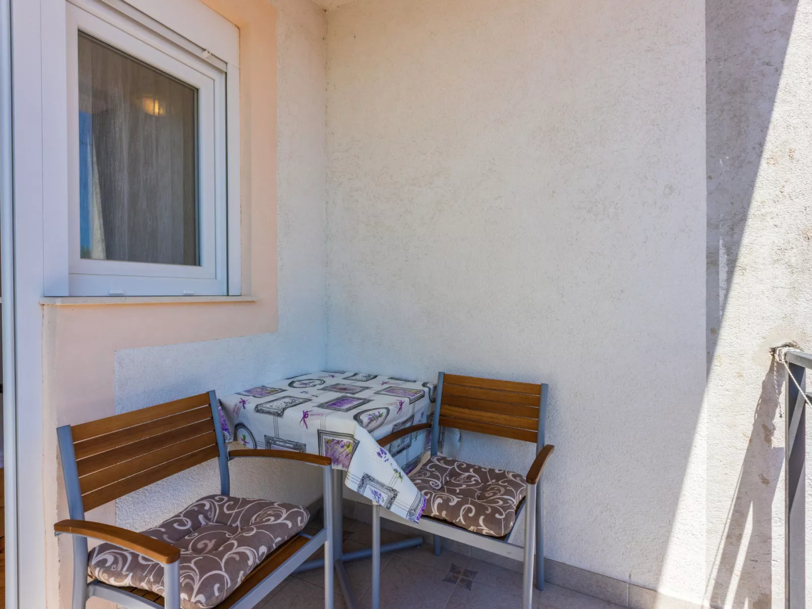 TUSTONJIC SOBA 1 / HR-10793-03 - Binnen