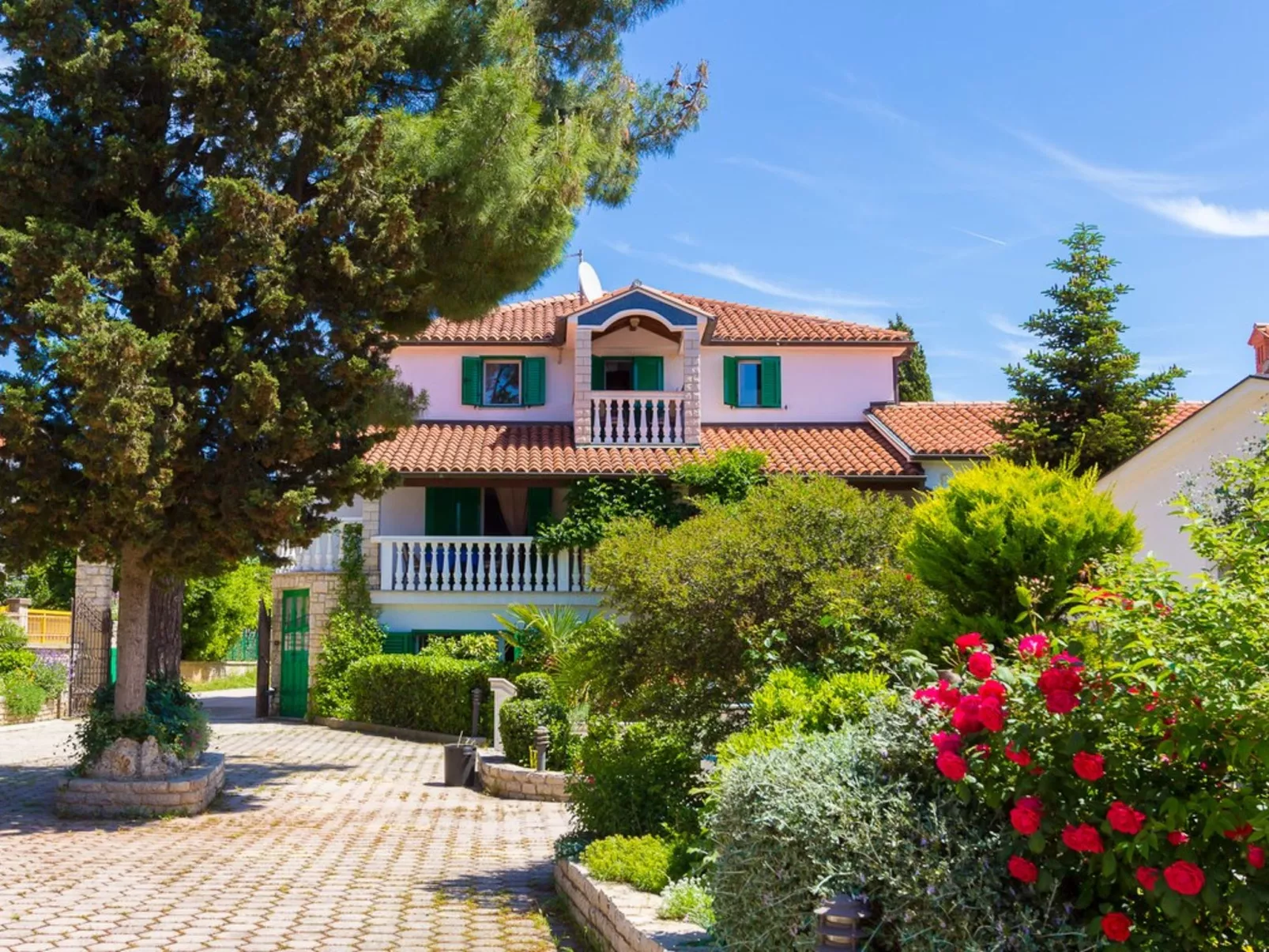 House Vjera - Buiten