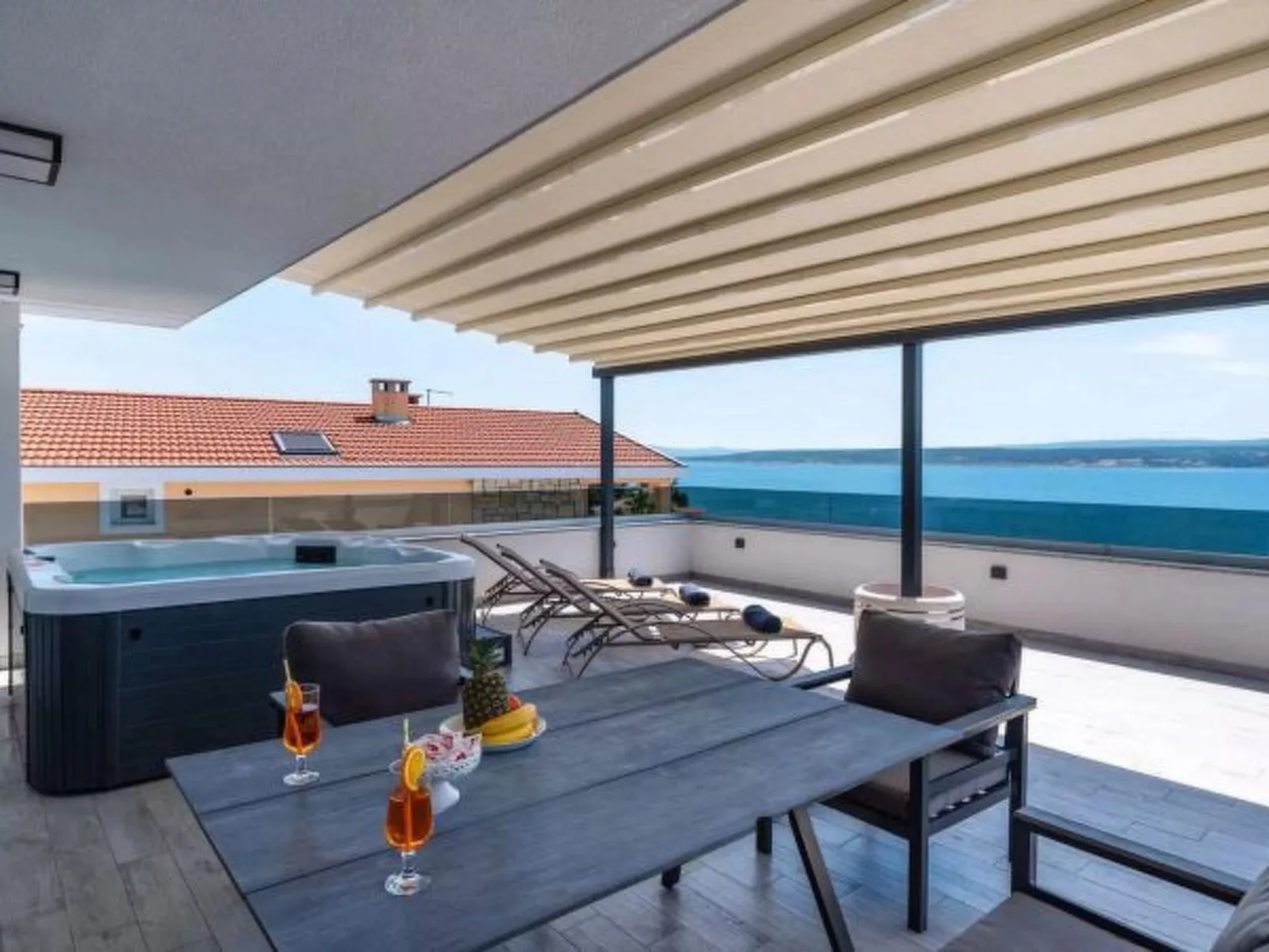 Modern Villa Futura with pool - Buiten