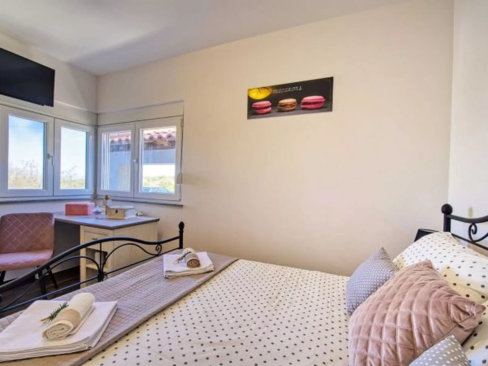 Villa Enna with heated pool - Image-tags.info