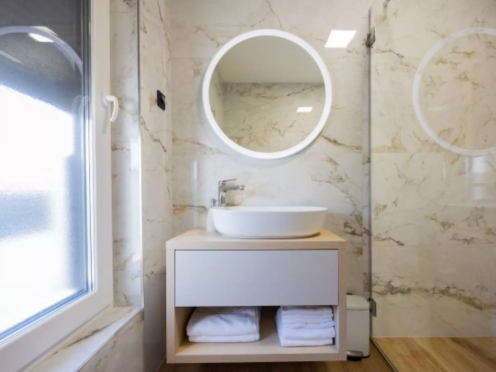 Villa Elena with two pools and spa - Image-tags.info