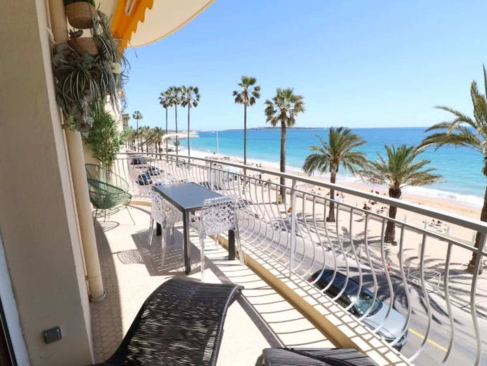 3 bedroom facing the beach 401 - Image-tags.info