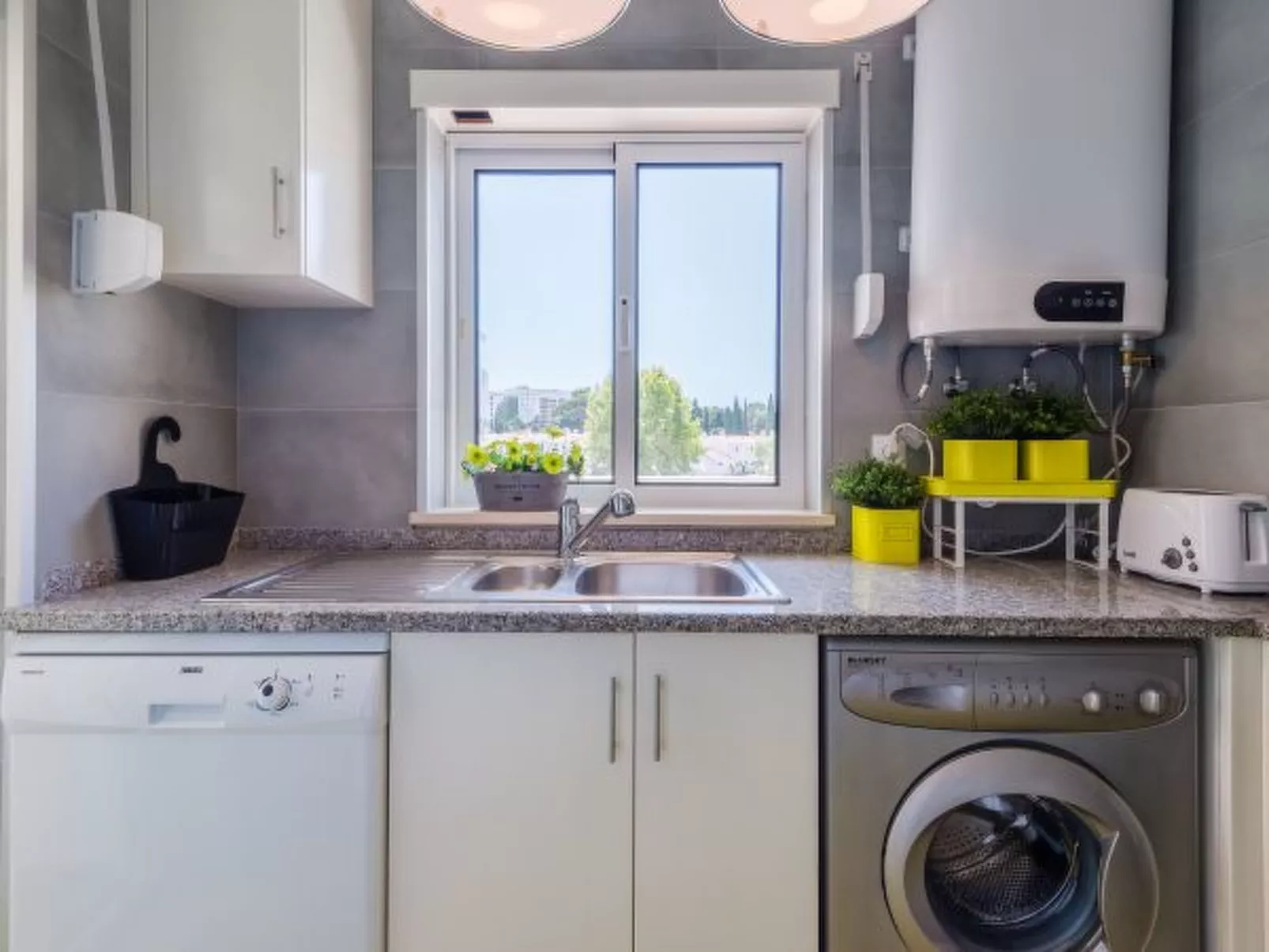 Alfamar Apartment at Praia da Falesia - Binnen