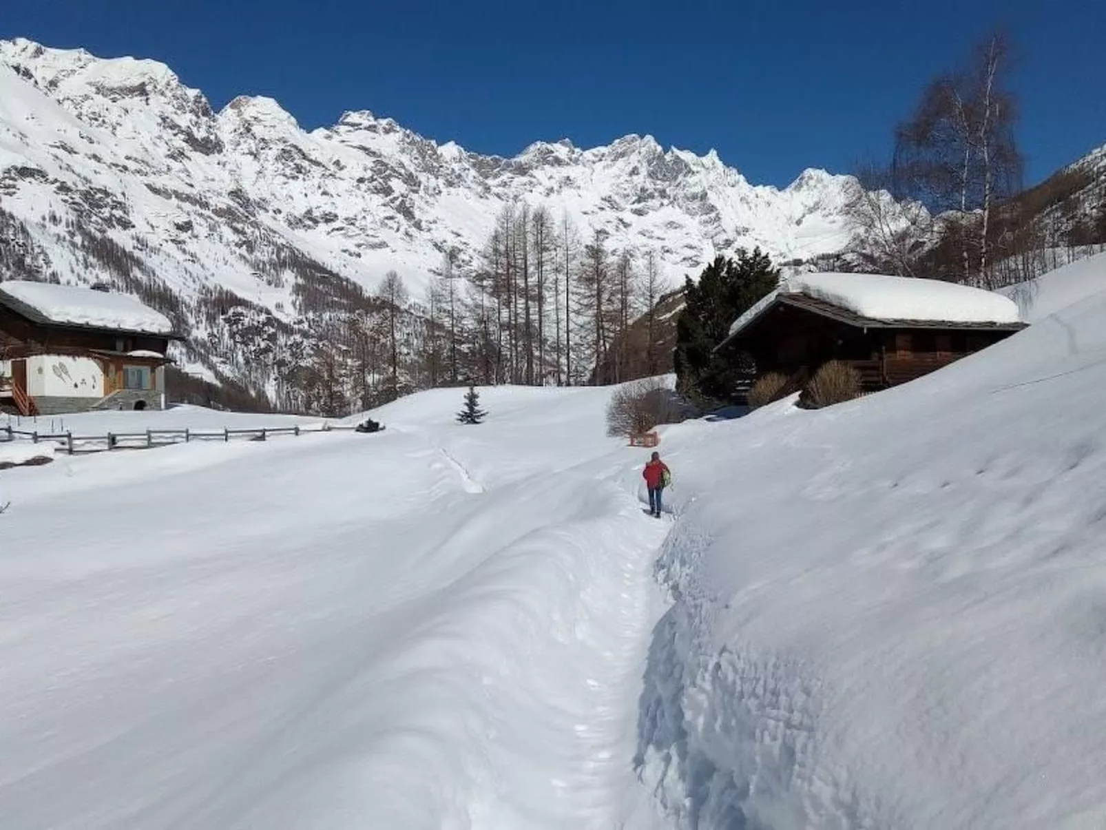'Lo Chalet' der Balkon über dem Matterhorntal - Buiten