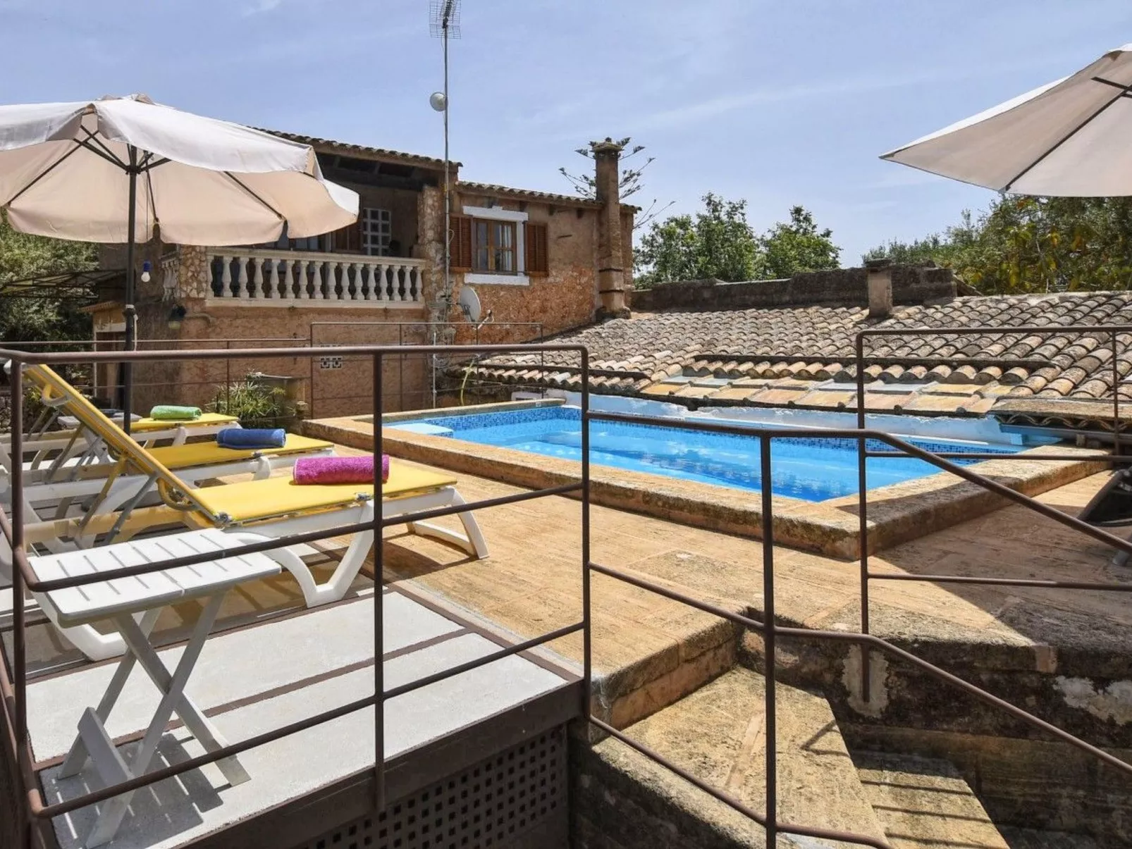 MONTSERRAT  ( SON PERETO ) - Buiten