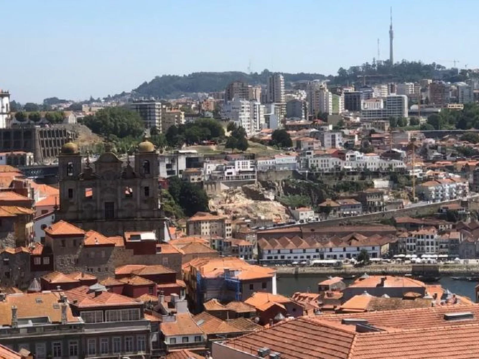 DOWNTOWN CLERIGOS with RIVER VIEW by VACATIONY - Buiten