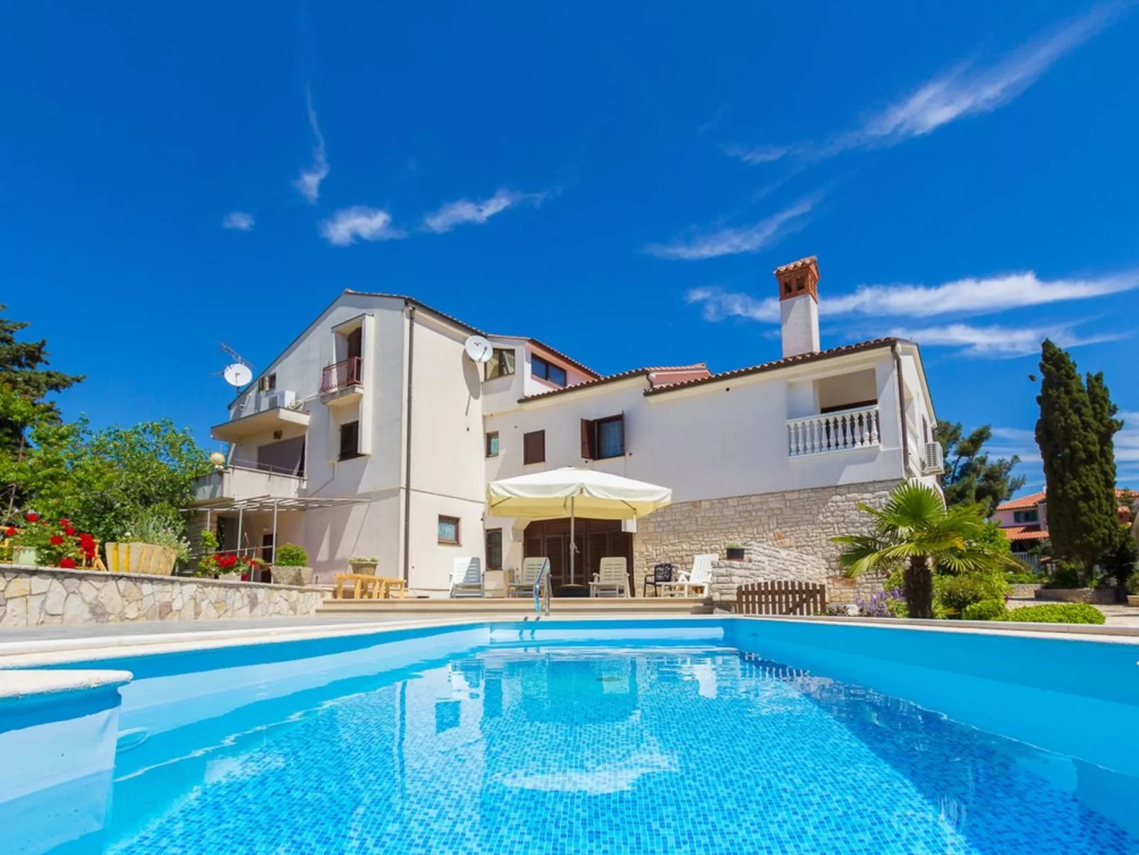 House Vjera - Buiten