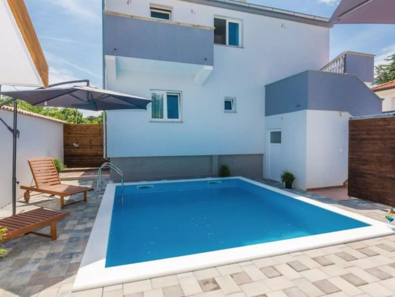 Holiday house Bianca with pool - Image-tags.info