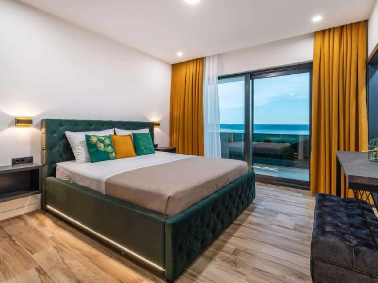 Villa Royal Hill with pool - Image-tags.info