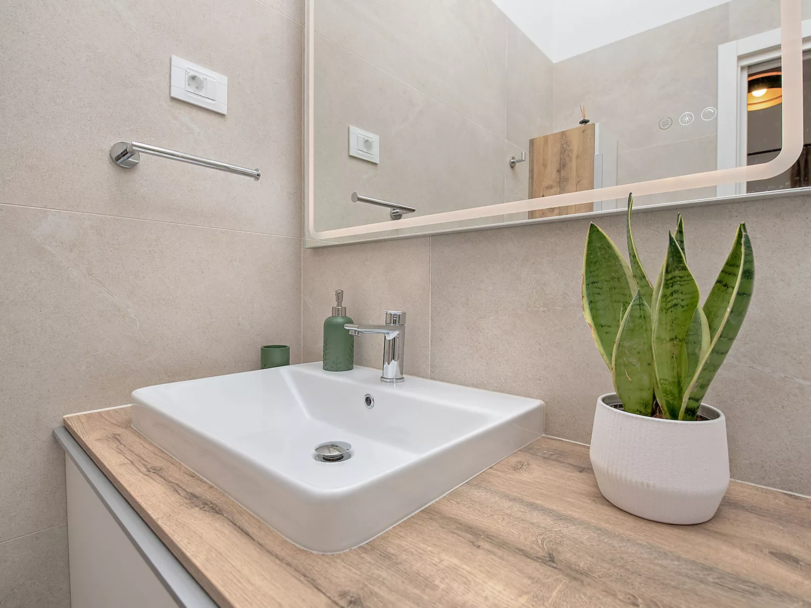 House 2406 - Image-tags.info