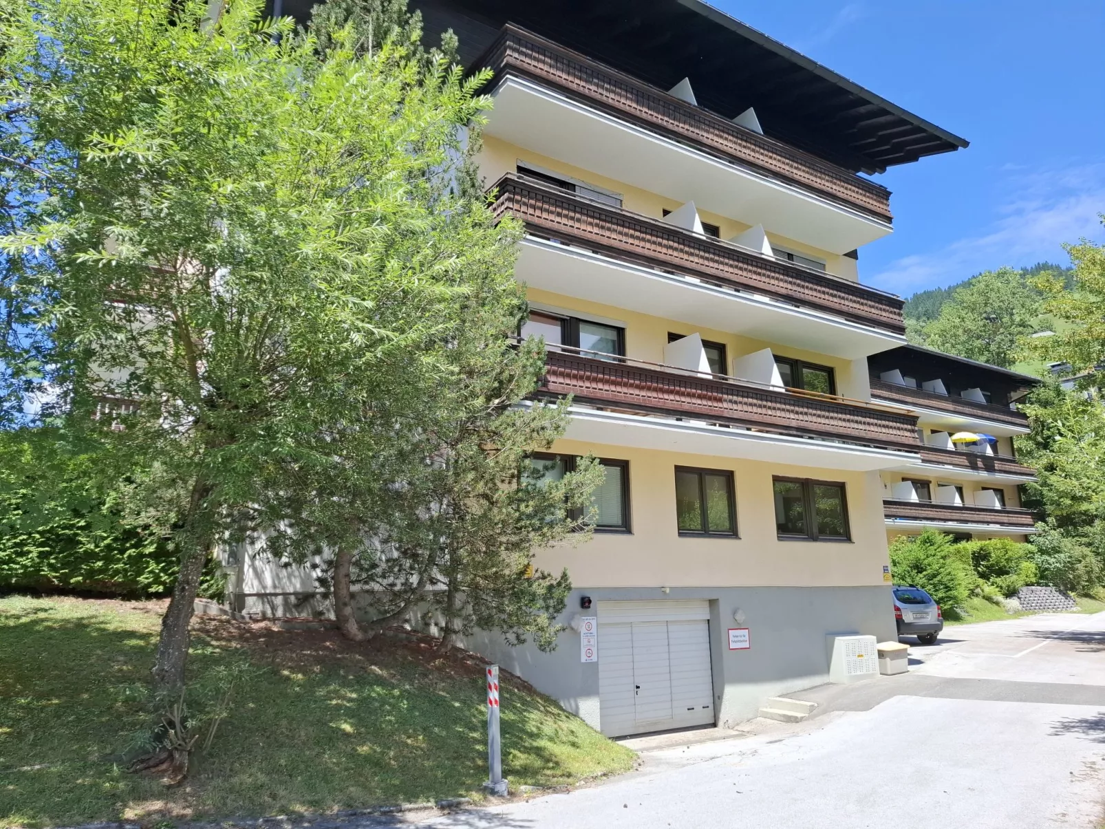 Kirchenblick - Buiten