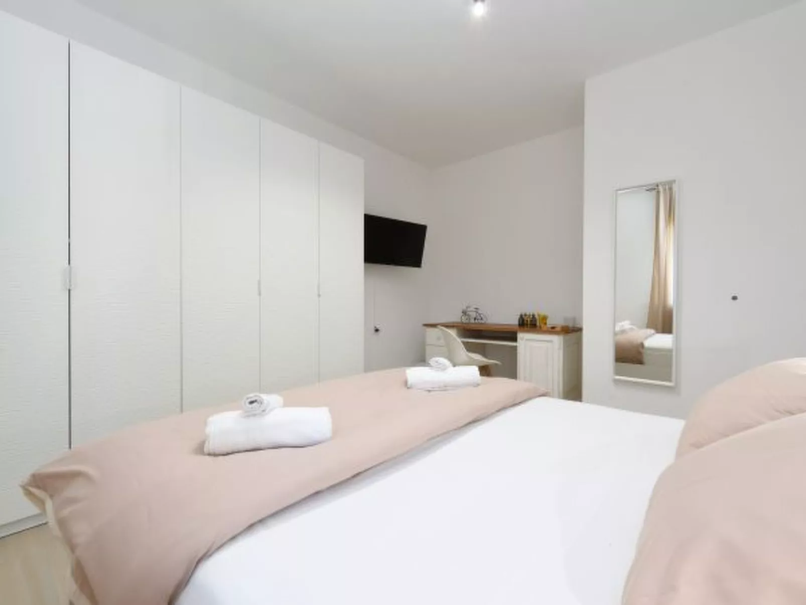 DesenzanoLoft Elegance - Image-tags.info