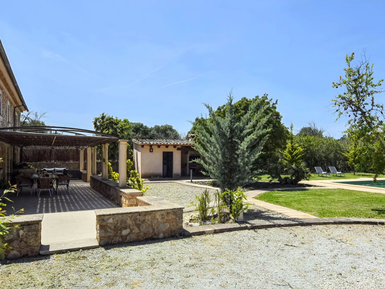 Restauriertes Landhaus in Búger - Buiten