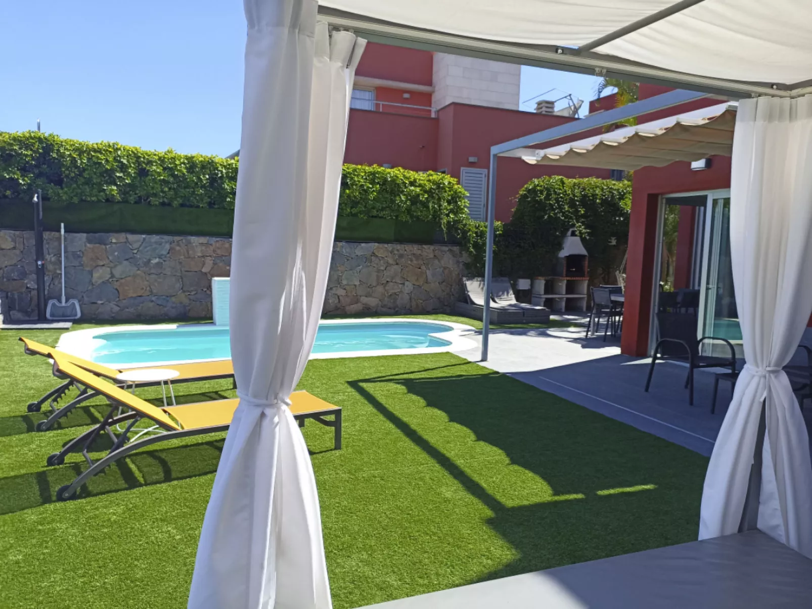 Villa für 4 Personen mit Schwimmbad und balinesi - Binnen