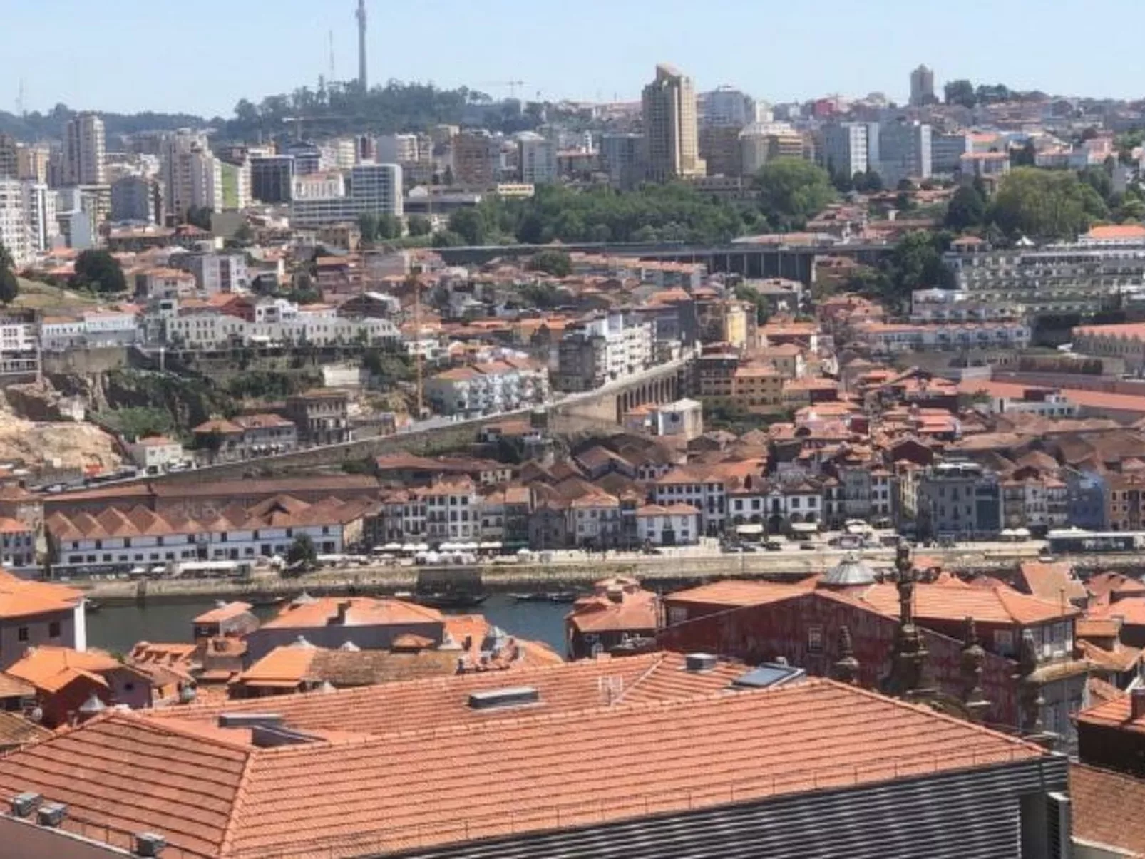 DOWNTOWN CLERIGOS with RIVER VIEW by VACATIONY - Buiten