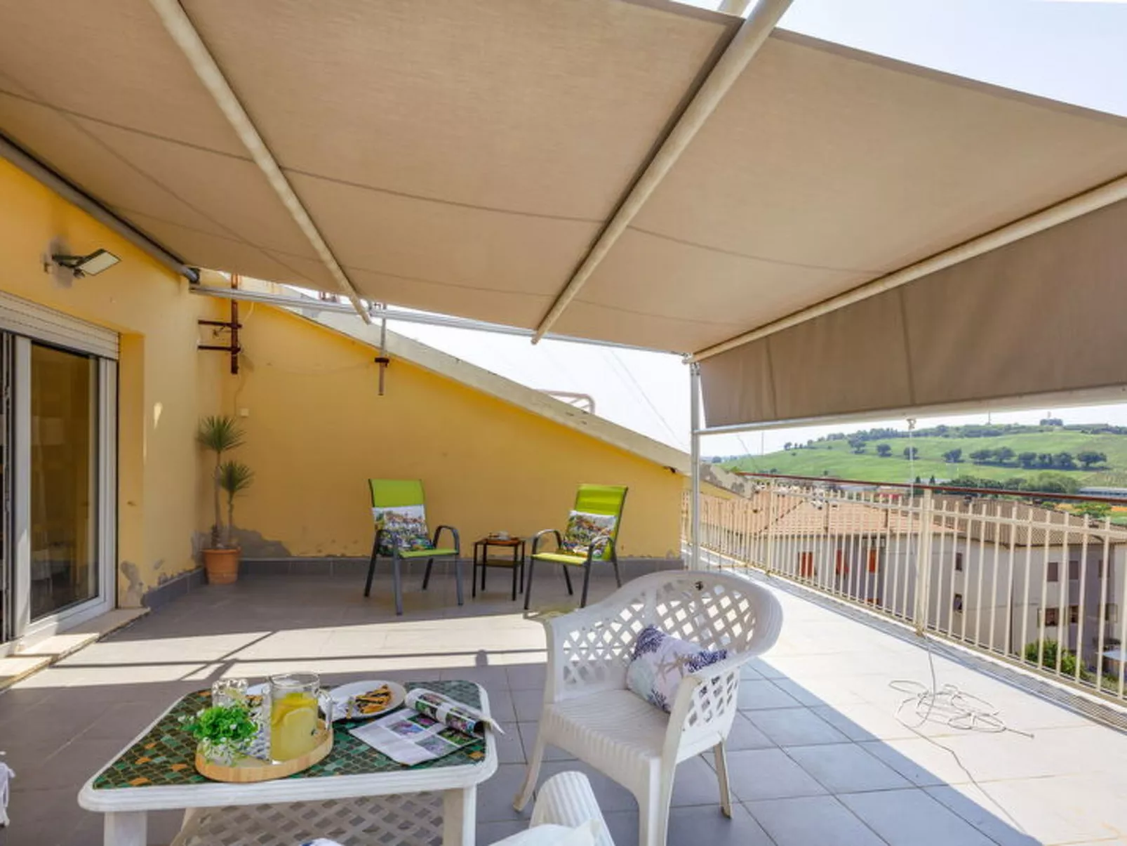 Sopraloreto Apartment - Buiten